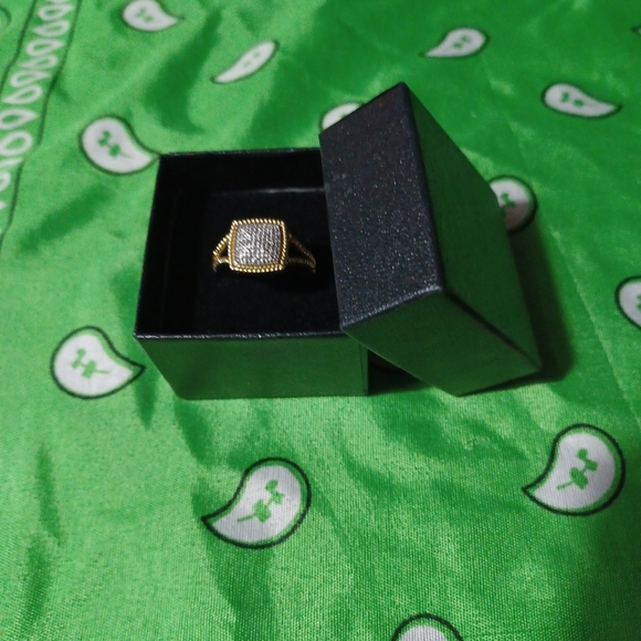 Diamond Ring Two Tone Gold/Silver - Picture 4 of 4